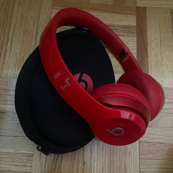 Beats Solo Red - Picture 2 of 11